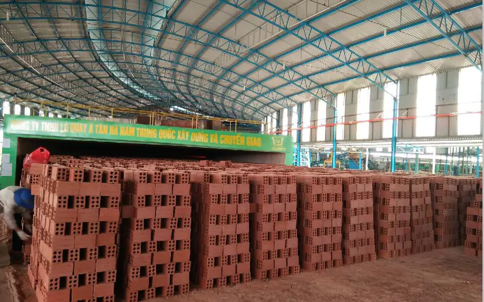 Hollow bricks at the 11.8 m mobile tunnel kiln project in Quang Binh, Vietnam
